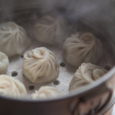 ネパール蒸し餃子｜momo【調理済・冷凍品・レンジ調理可】
