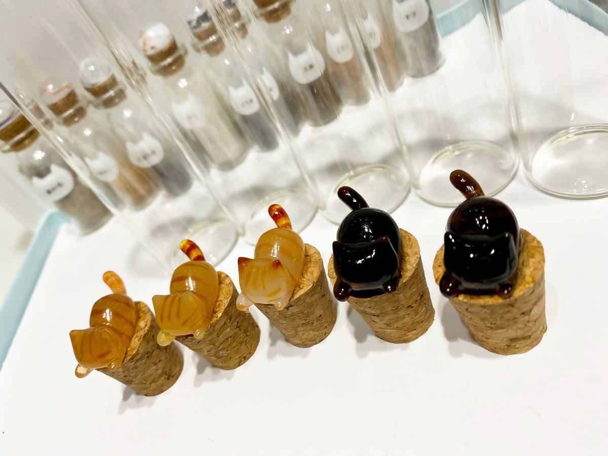 猫ちゃんオーダー】にゃんねこ25工房オリジナル猫ヒゲ瓶