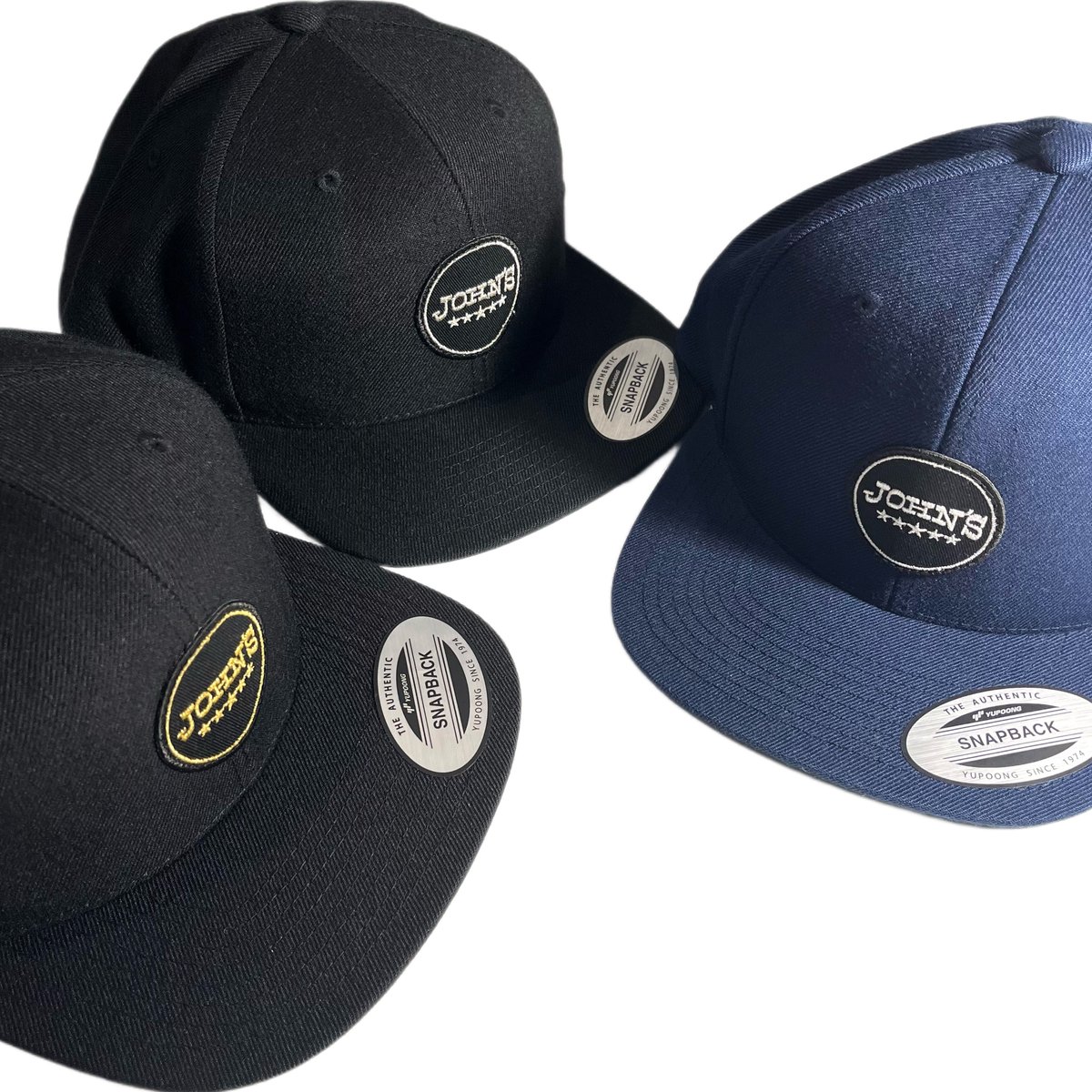 【JOHN'S】ロゴワッペン付きClassic Trucker Cap (flat visor...