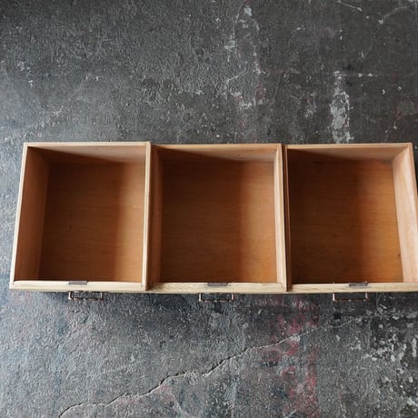 大きなガラス扉棚　楢