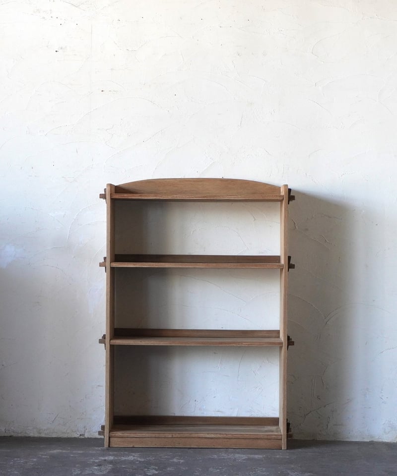 レトロな木製本棚　楔　くさび レトロ家具 本棚 楔棚 木製 くさび 古家具 くさびの本棚 古家具