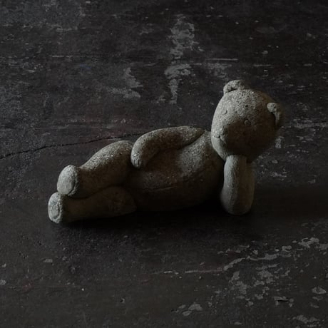 石のクマ