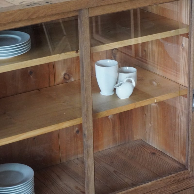 古い小ぶりなモールガラス戸棚×戸棚×小引き出し2杯 ガラス戸棚 | 鯨オーケストラ