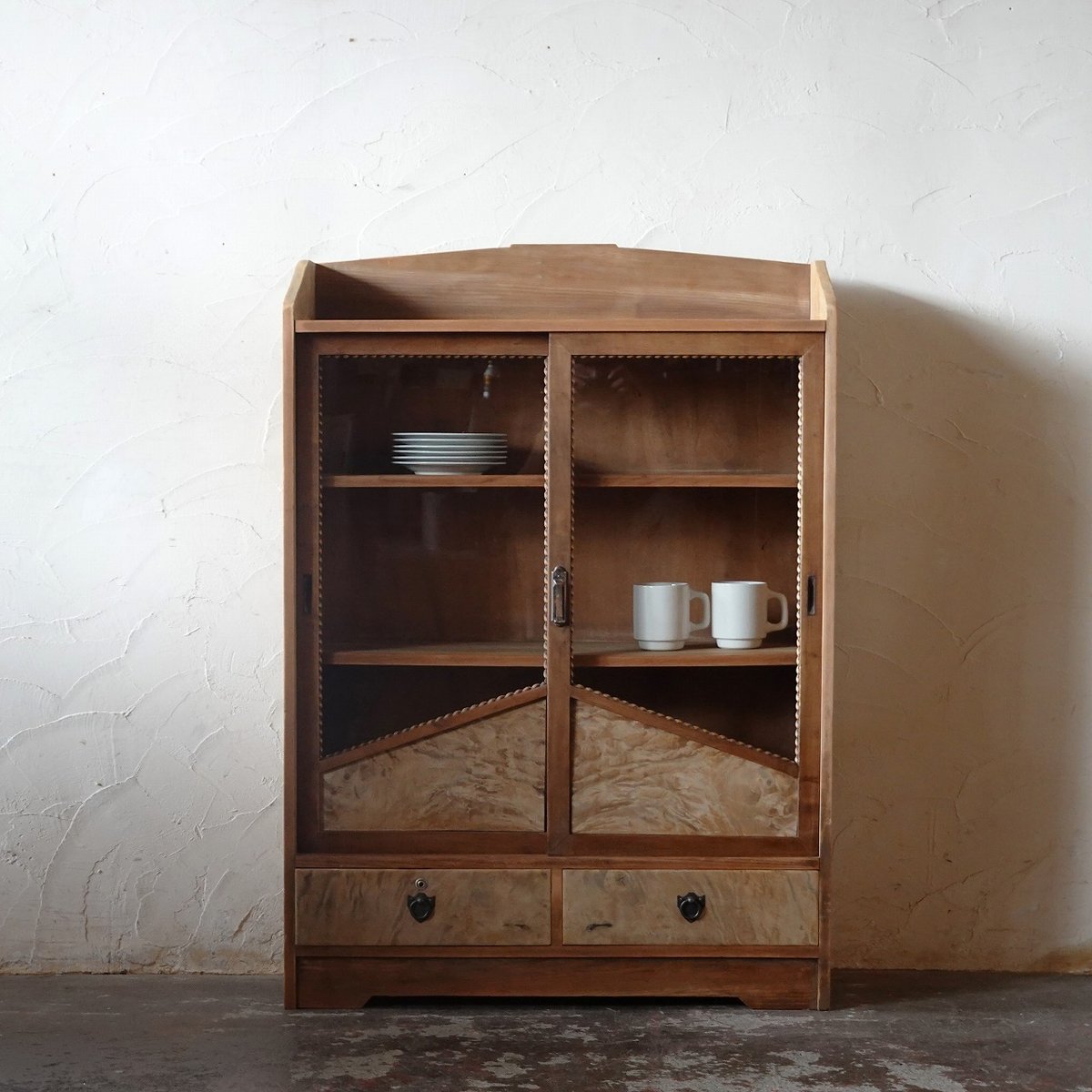 古家具 鏡付戸棚 楽天市場】食器棚 キッチンボード キャビネット ヴィンテージ風