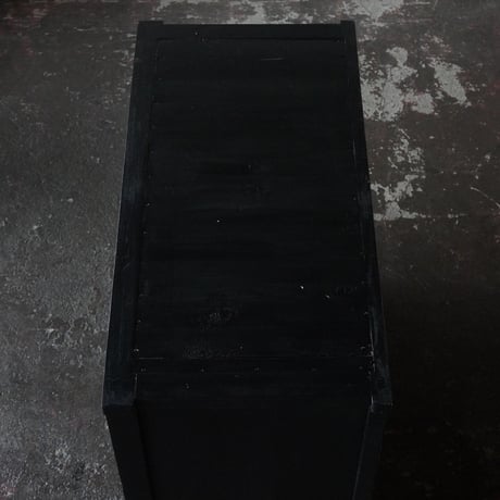 ガラス戸棚 b