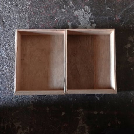 ガラス扉棚