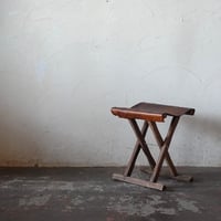 床几　革