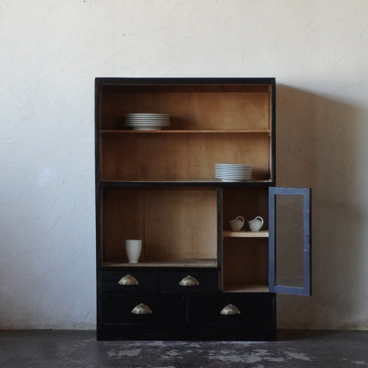 古い戸棚 ガラス戸棚 | DEMODE FUKUNAKA