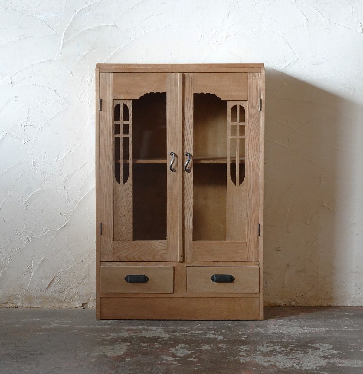 ガラス扉棚 | DEMODE FUKUNAKA