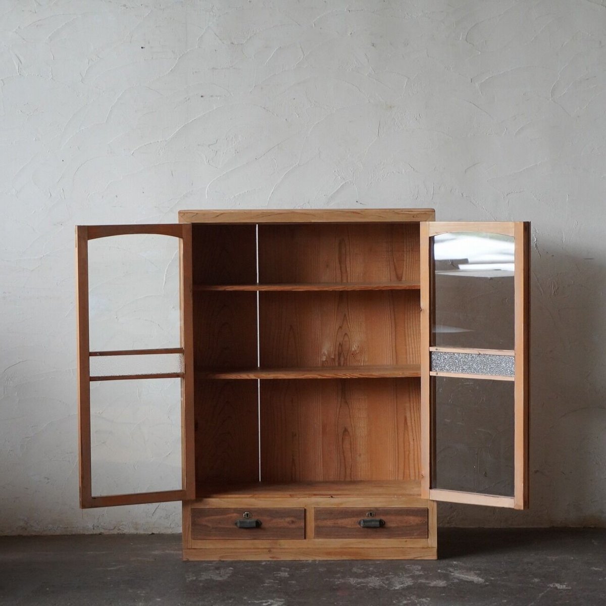 ガラス扉棚 | DEMODE FUKUNAKA