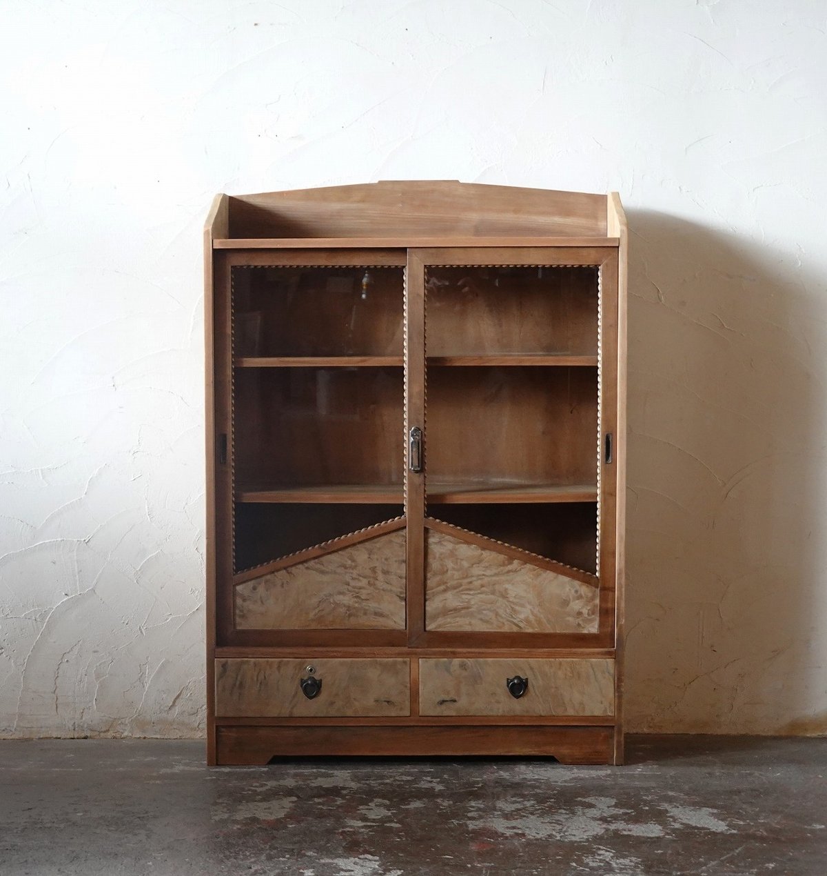 古い大きなガラス戸棚 159694782_o1.jpg?