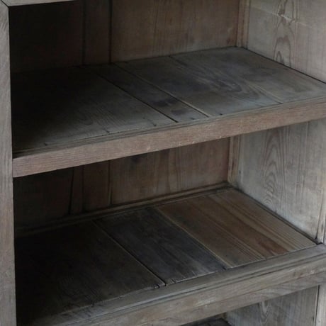 板戸棚　玉杢