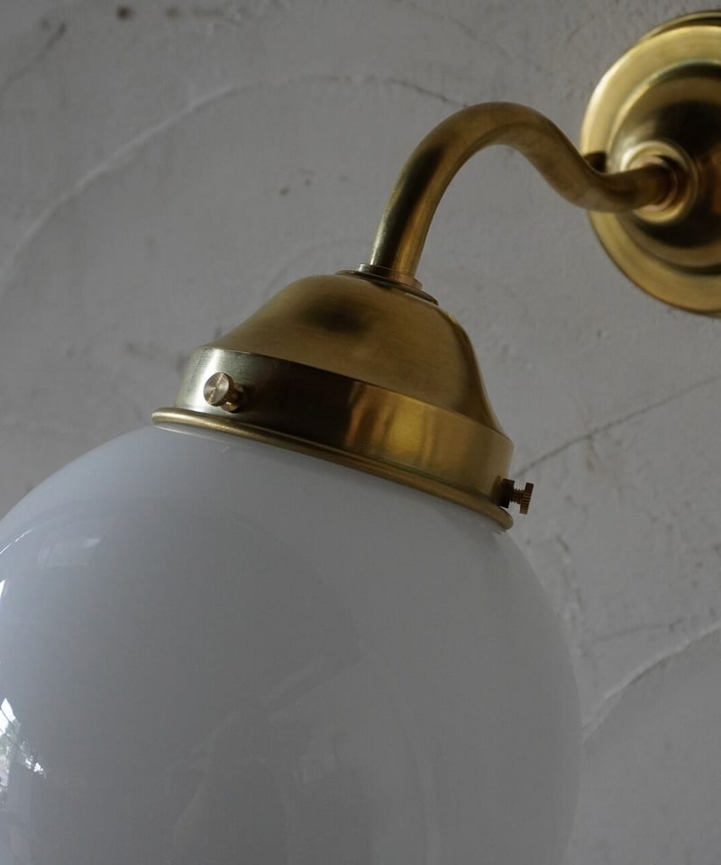 ブラケットライト鶴首乳白【複数注文可能】 | DEMODE FUKUNAKA