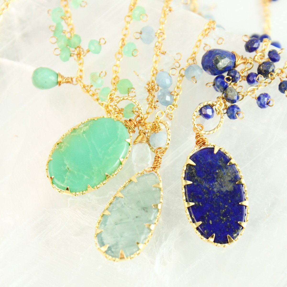 K2カメリアカービングとソーダライトピアスチャーム＊可愛い