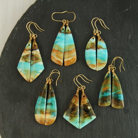 beach オパライズドウッド ジルコン エメラルド ピアス beach オ