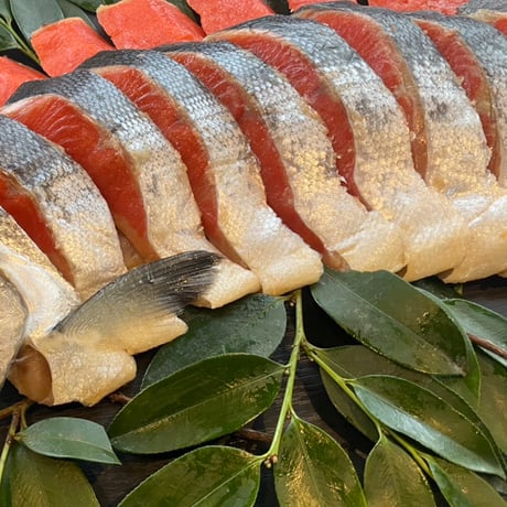 超特級沖塩紅鮭　切り身姿づくり