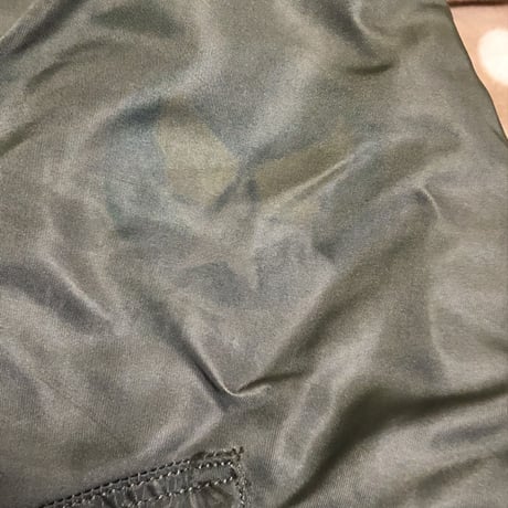 一点物、貴重な本物のMA-1黒タグ品ver.1ですが、少し残念！