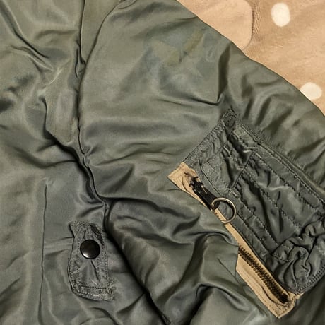一点物、貴重な本物のMA-1黒タグ品ver.1ですが、少し残念！