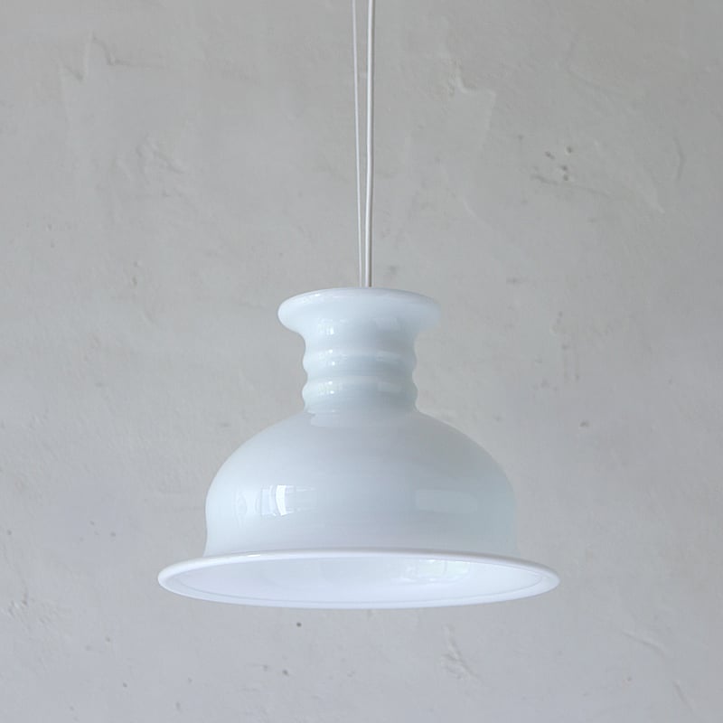 スウェーデン　北欧ビンテージ　ミルキーホワイト　シリンダー型ペンダントランプ スウェーデン 北欧ビンテージ ミルキーホワイト シリンダー型