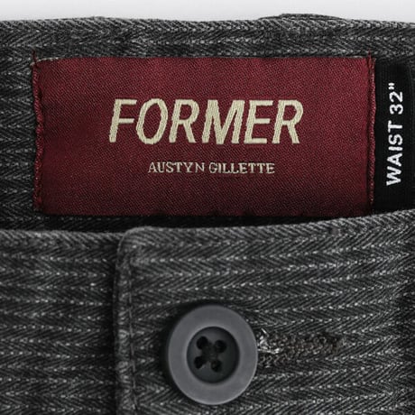FORMER パンツ スケート フォーマー　FORMER AG SKATE SLACK PANT（CHARCOAL PINSTRIPE） メンズ フォーマー