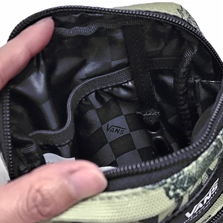 VANS バッグ 　VANS  BAIL SHOULDER BAG （BLACK　WINTER） バンズ ショルダーバッグ ショルダーポーチ