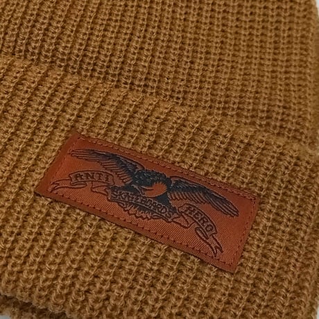 ANTIHERO SKATEBOARDS ビーニー 茶色 アンタイヒーロー　ANTI HERO STOCK EAGLE LABEL CUFF BEANIE（LT BROWN/BLACK）