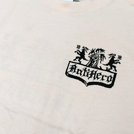 ANTIHERO SKATEBOARDS Tシャツ アンタイヒーロー アイボリー 半袖 COAT OF ARMS S/S TEE (CREAM)