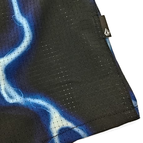 VOLCOM シャツ 半袖 黒 ボルコム メンズ　FEATURED ARTIST TRAVIS SPINKS SHORT SLEEVE SHIRT (BLACK)