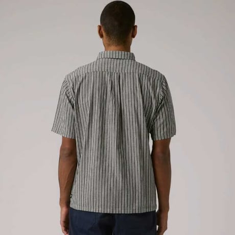 FORMER シャツ 半袖 フォーマー グレー系 ストライプ　REYNOLDS STRIPE SS SHIRT（BLACK）