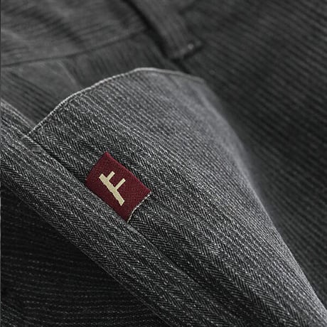FORMER パンツ スケート フォーマー　FORMER AG SKATE SLACK PANT（CHARCOAL PINSTRIPE） メンズ フォーマー