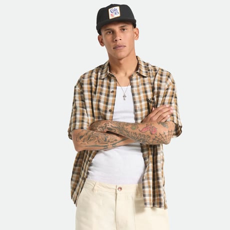 BRIXTON シャツ 半袖 ブリクストン メンズ 　CRU LINEN BLEND PLAID S/S WVN SHIRT （BLACK/TOBACCO PLAID）