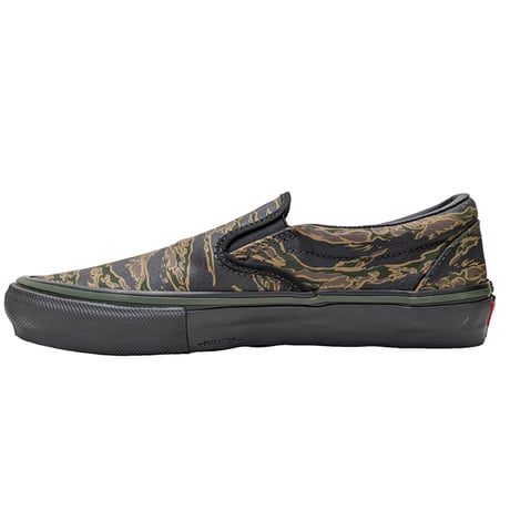 VANS バンズ スケート スリッポン　VANS SKATEBOARDING SKATE SLIP-ON SHOES（TIGER CAMO GREEN/BLACK） VN0A5FCA9L7