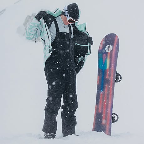 25-26 メンズ バートン ビブパンツ Men's Burton [ak]® Freebird GORE‑TEX 3L Stretch Bib Pants （True Black)
