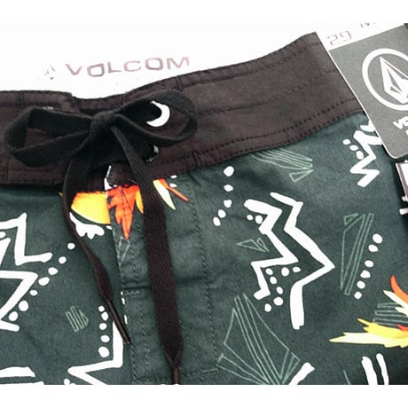 SALE VOLCOM ボルコム サーフパンツ メンズ 緑 鳥　VOLCOM The Bird MID LENGTH SHORTS （EGR） SALE