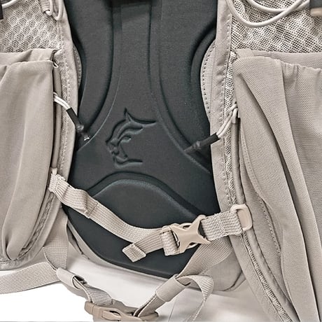 TETON BROS. ティートンブロス バックパック　TETON BROS Scrambling Pack 17L （Desert　Black）