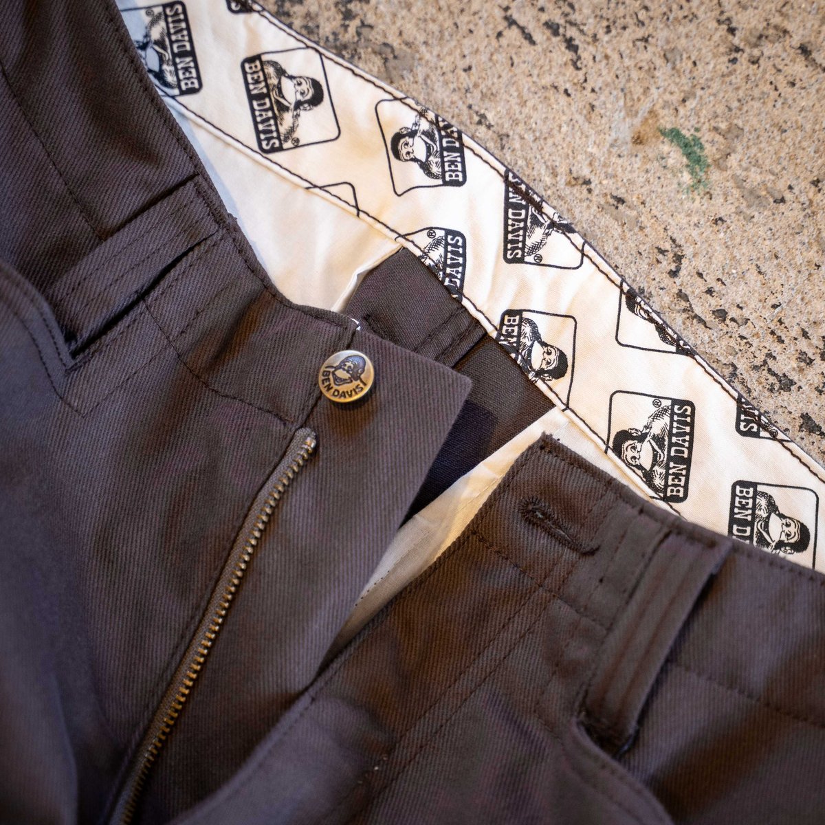 Greige】BEN DAVIS EXTRA WIDE WORKERS PANTS MISS