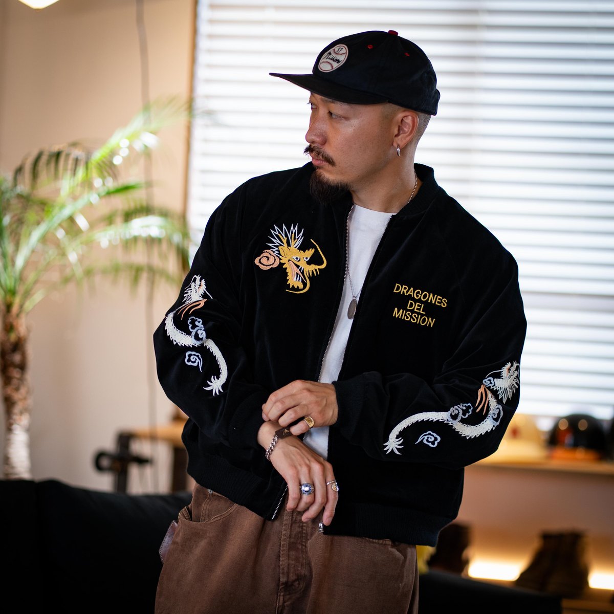 Black】DRAGONES DEL MISSION Velveteen Jacket |