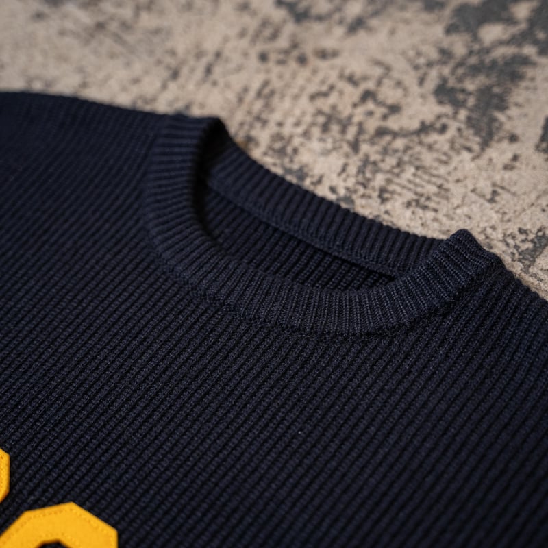トップス MISSION DISTRICT 1962 LETTERED SWEATER MISSION DISTRICT 1962 LETTERED SWEATER