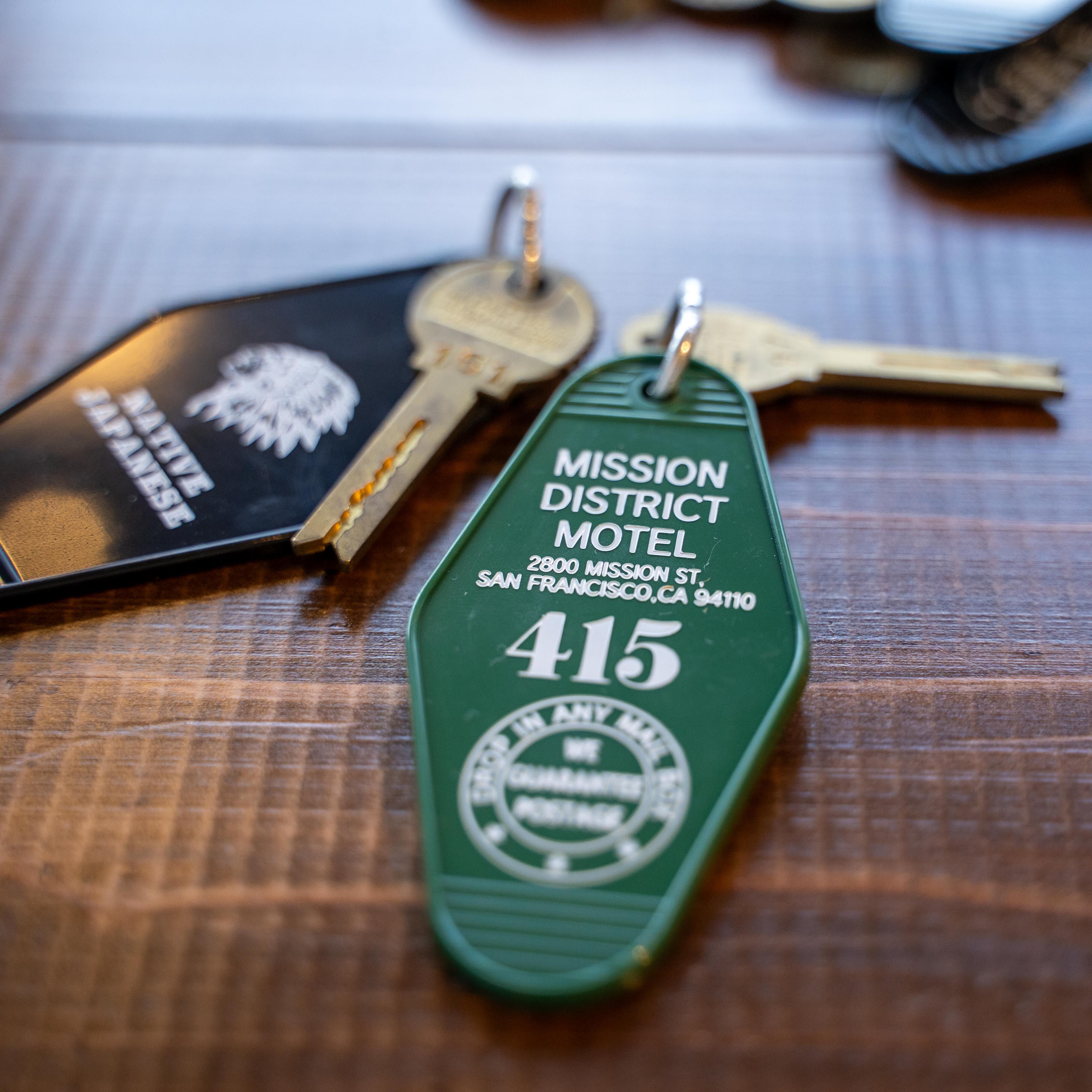 MISSION DISTRICT MOTEL KEY TAG(Green) | NATIVE