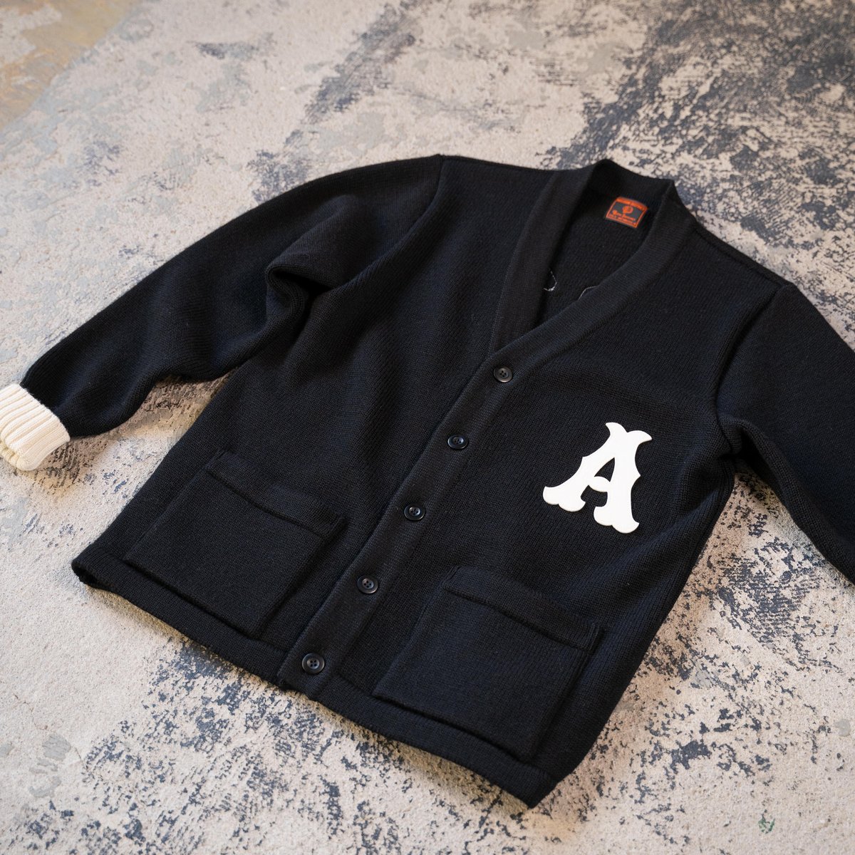A-22LETTERED CAARDIGAN | NATIVE JAPANESE WEB STORE