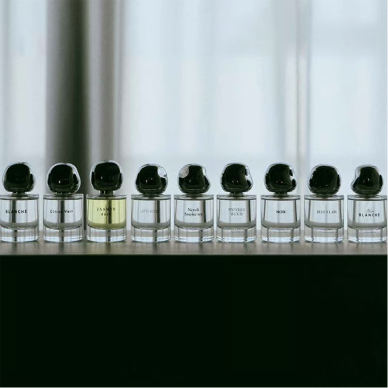 LOA オードパルファン　ノワール ロアオードパルファム LOA EAU DE PARFUM ノワール（LOA THE OIL/香
