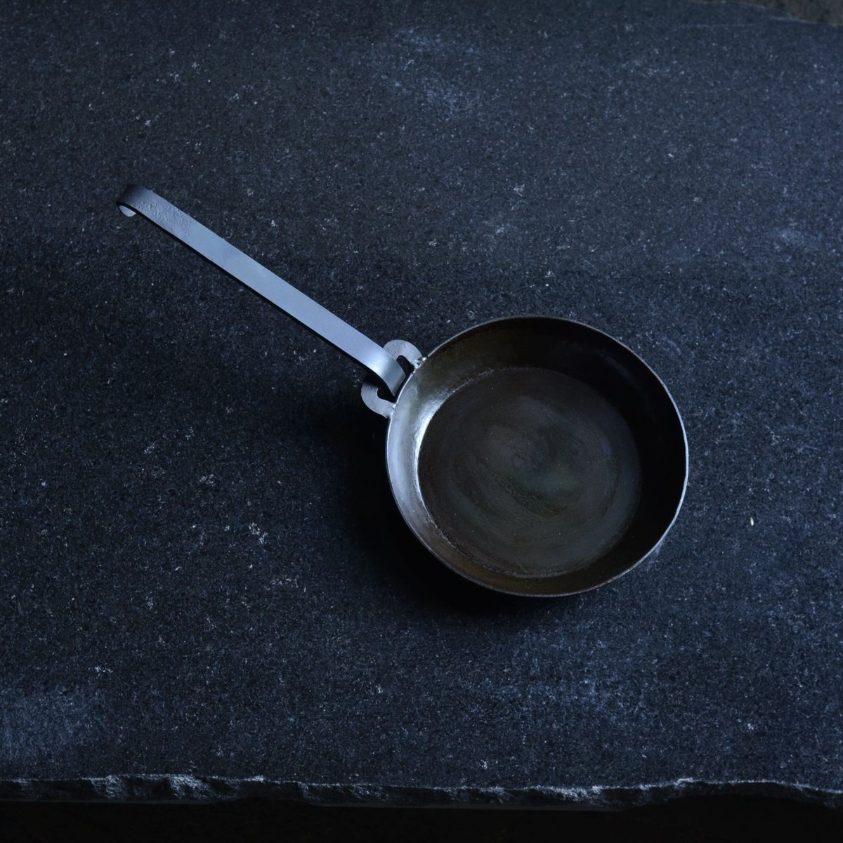 取手が取れる！アイアンフライパン 鉄フライパン 取手が取れる！アイアンフライパン【直径22㎝】 | mogana laboratory