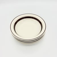 ブラウンのサラダ皿