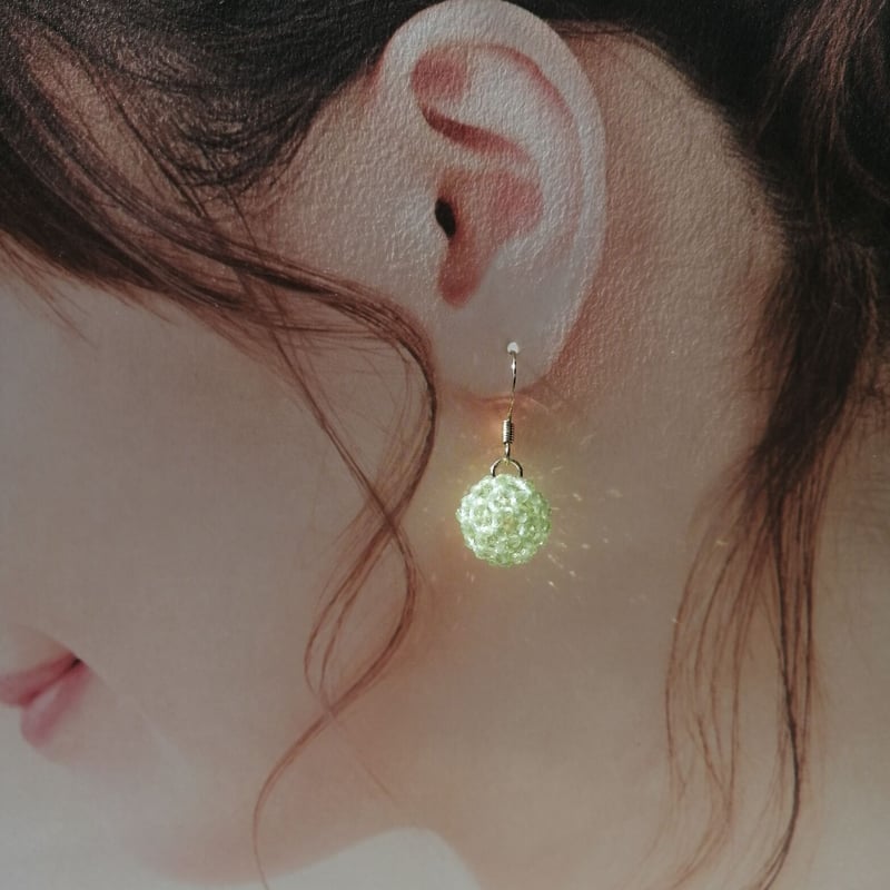 フラーレン ピアス＊ ペリドット 2㎜ | Lapism