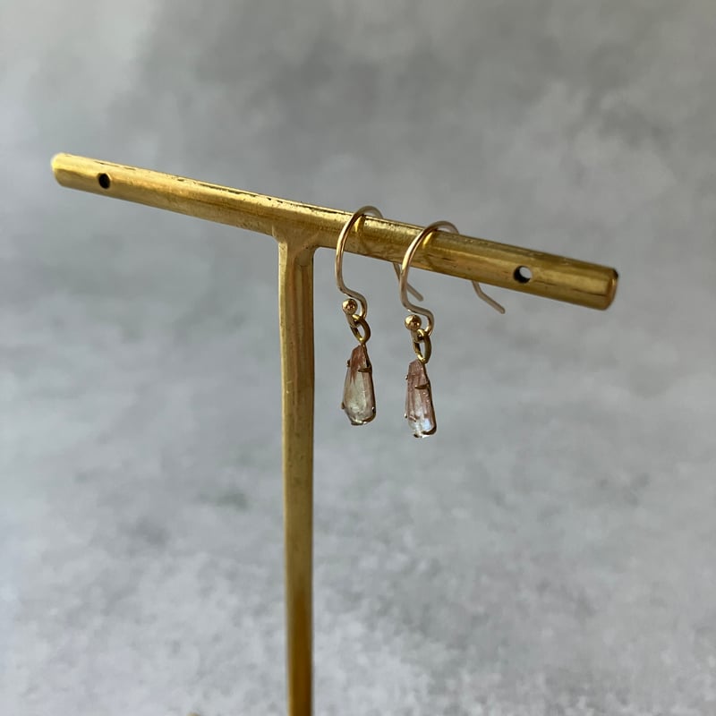 014 アンティーク エルフの雫 – ヴィクトリアのサフィレットピアス