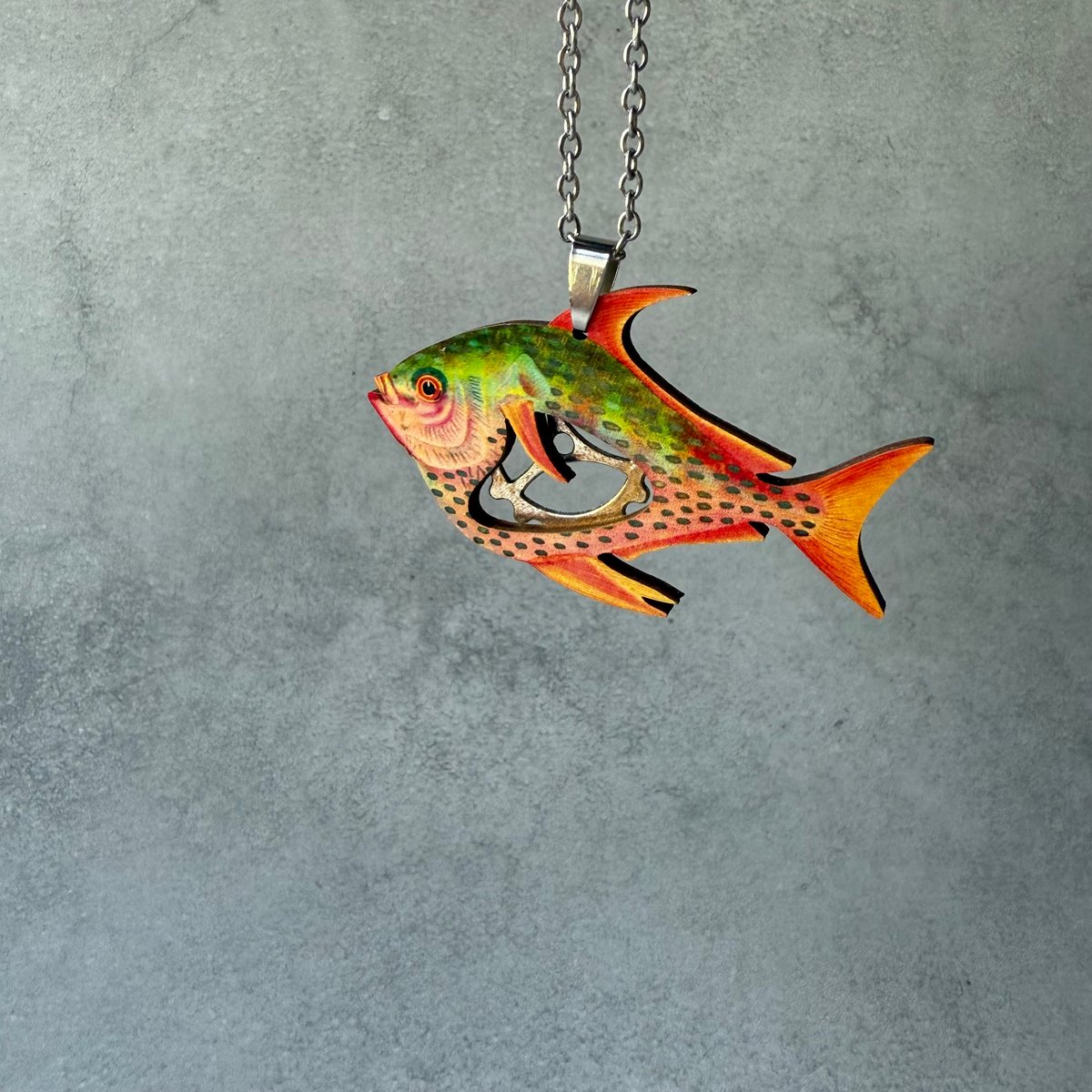 207 クラフト 木製ジュエリー 「ゼンマイの魚 – 時計仕掛けのサカナ