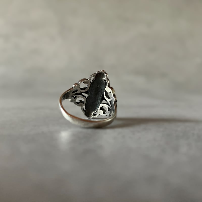 038 ヴィンテージ 黒のラプソディ – オニキスのクラシカルリング | 134