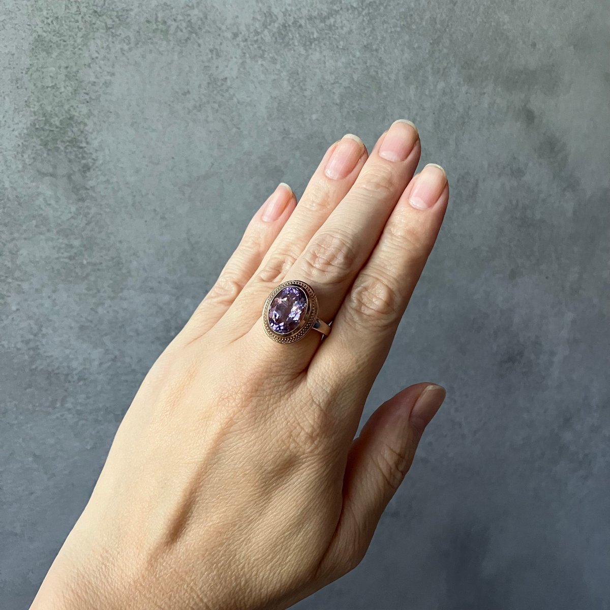 ゴールド ストライプデザイン リング アメジスト石 arn024_2.jpg