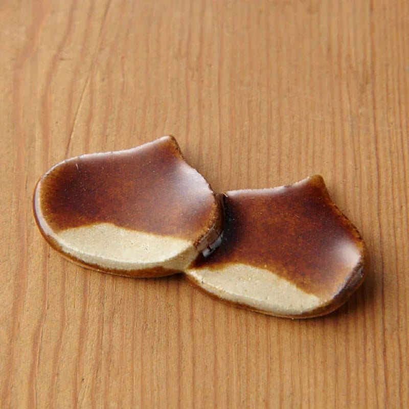 栗の箸置き【和食器】陶器のぬくもり | 神戸の朝＋NUKUMORI