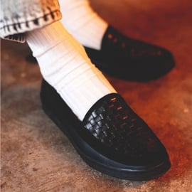 Cabaret Poval ✕ MANEBUのコラボレーションシリーズから新作